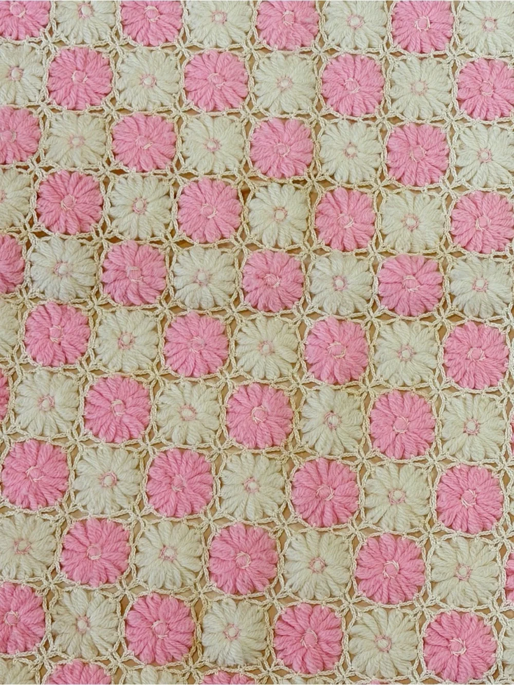 Vintage Crochet Daisy Puff Flower Afghan Pink White Baby Crib Bassinette Soft